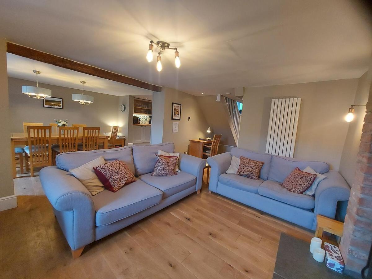 Luxurious 4 Bedroom In The Yorkshire Dales Holiday home *