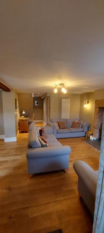 Luxurious 4 Bedroom In The Yorkshire Dales Holiday home *